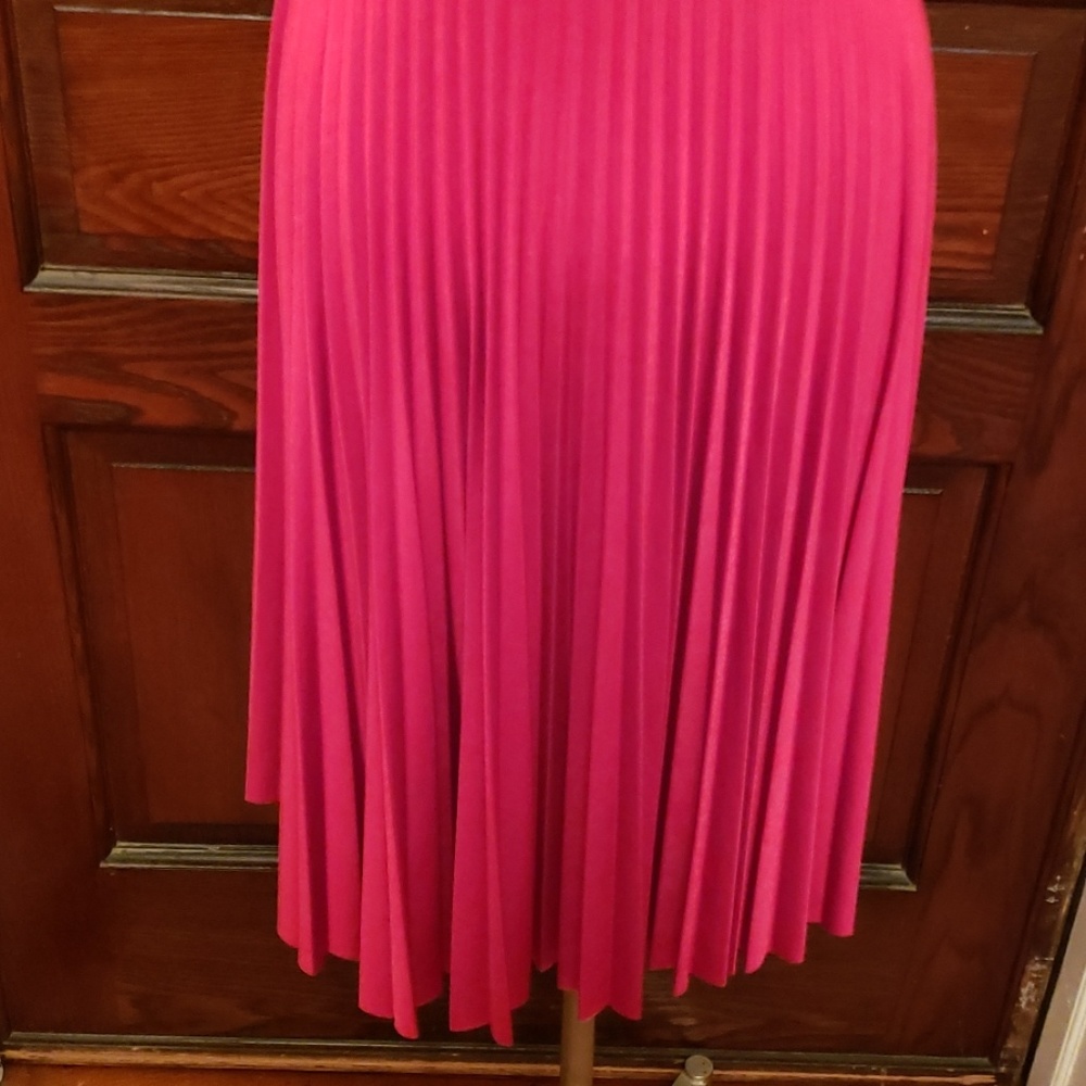 Dress - Picture 7 of 8